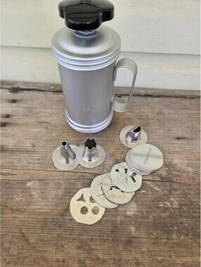 Mirro Cookie Press, complete set Christmas Wearever Spritz no recipe book